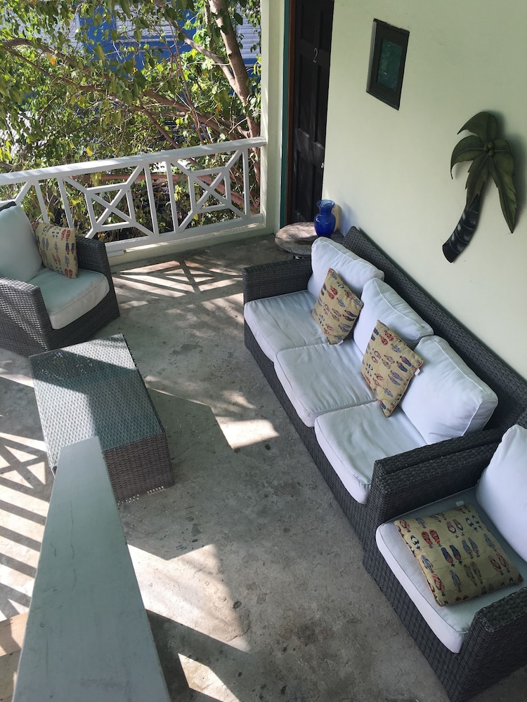 Mamacita's Guest House 12/26