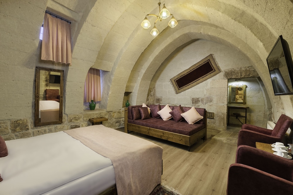 Maron Stone House 22/50