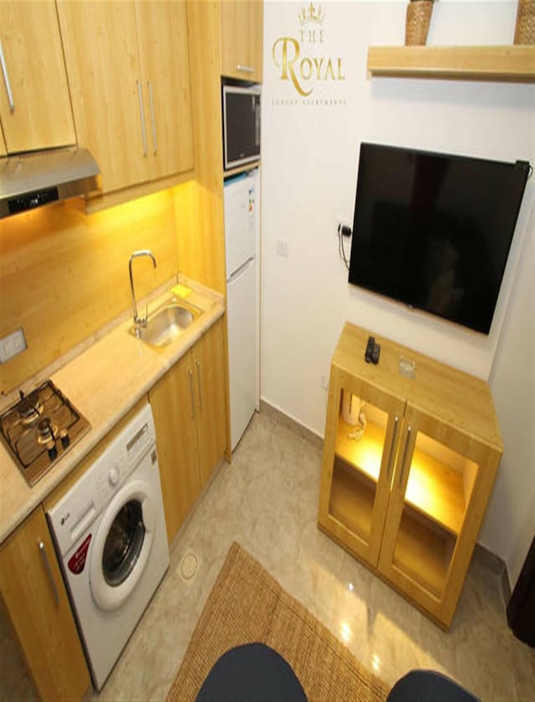 The Royal Luxury Apartments & studios 11/50