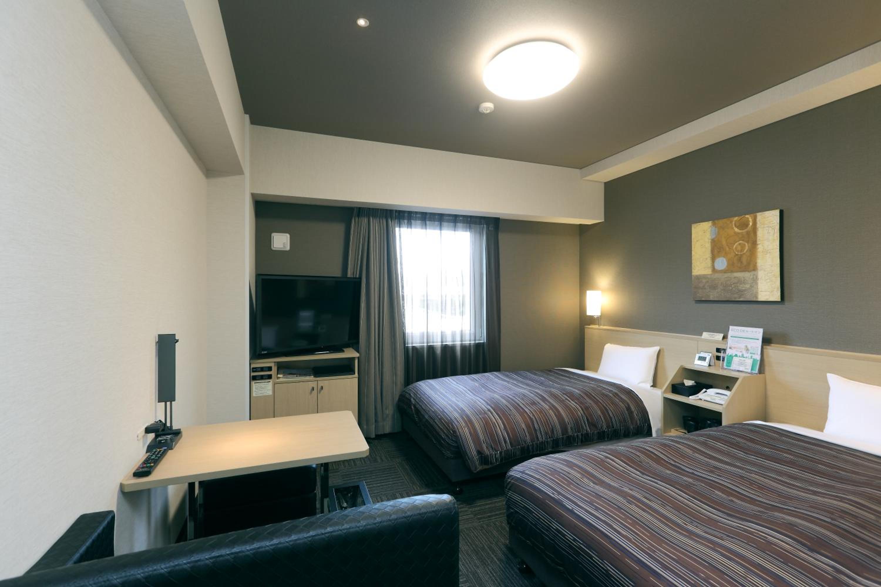 ROOM, TWIN BEDS, SMOKING