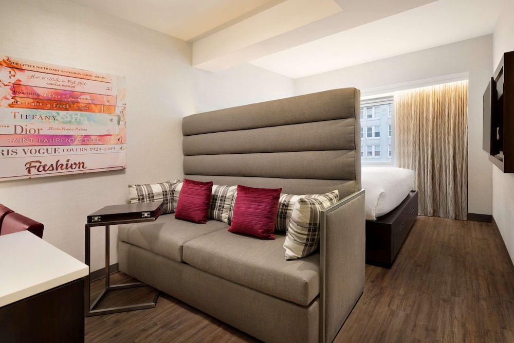 Embassy Suites by Hilton New York Manhattan Times Square 53/79