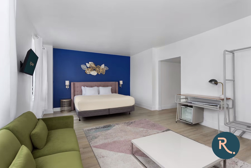 The Astor by LuxUrban 6/30