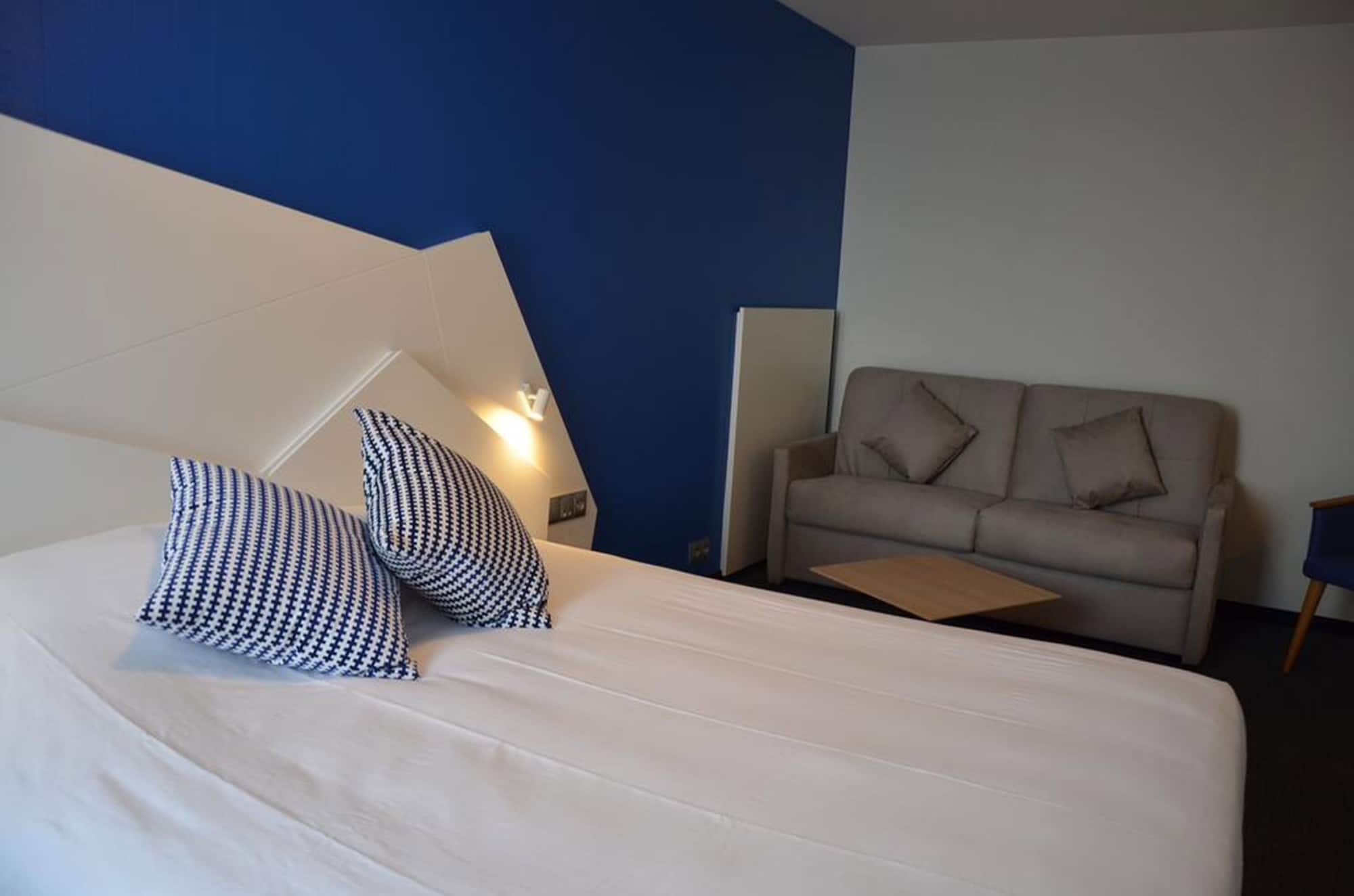 COMFORT, QUEEN BED, SOFA