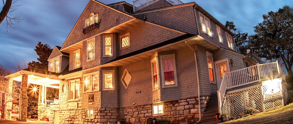 The Stonewall Jackson Inn 1/50