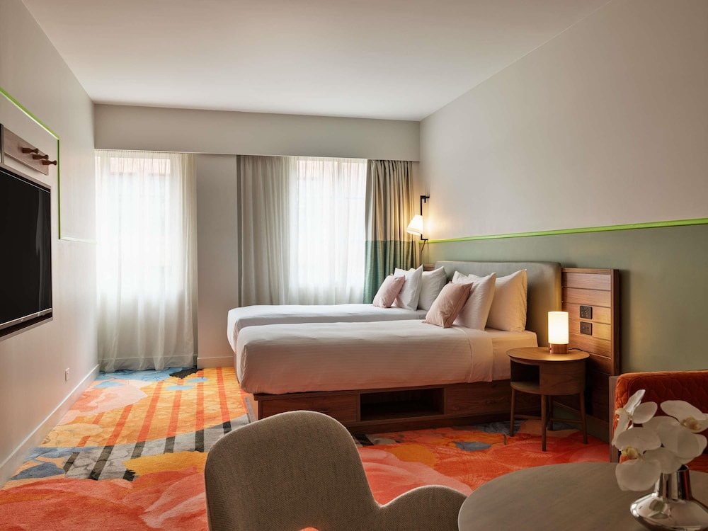 The Clarence Hotel Sydney 16/41