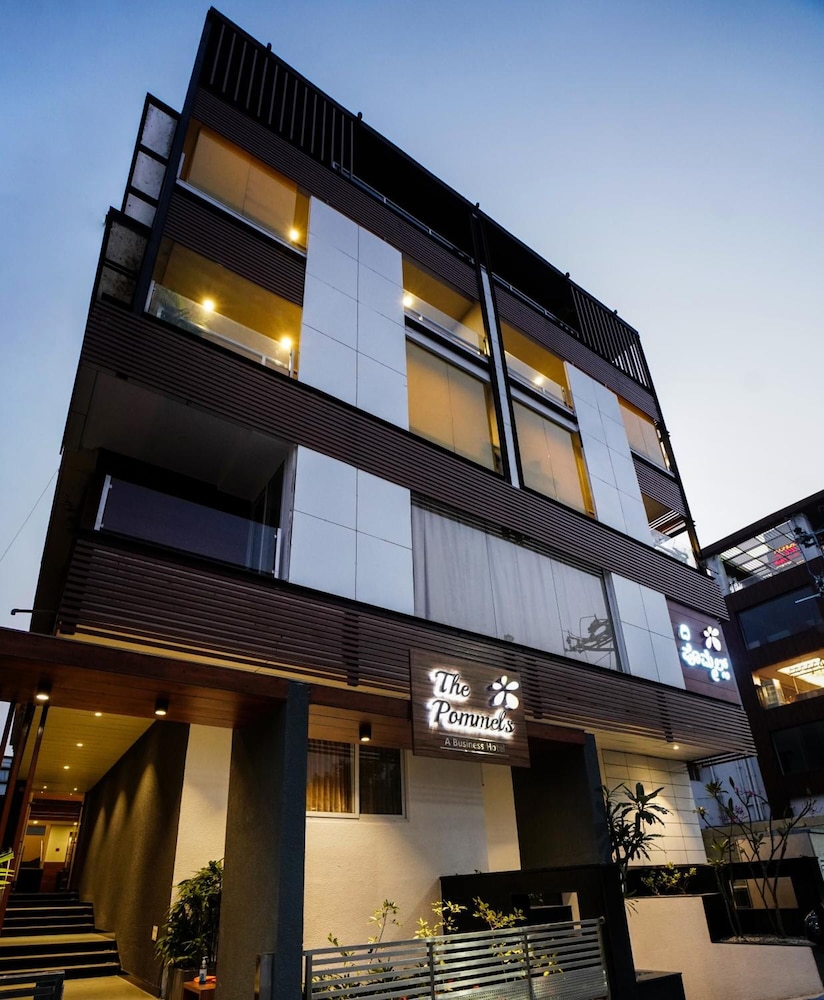 The Pommels Business Hotel 2/25