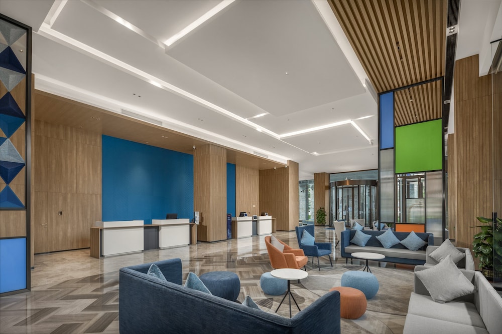 HOLIDAY INN EXPRESS Beihai Silver Beach 47/61