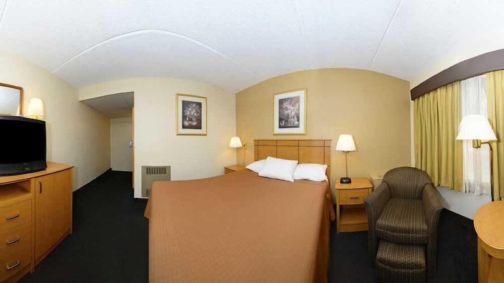 Americas Best Value Inn and Suites St Cloud 19/26