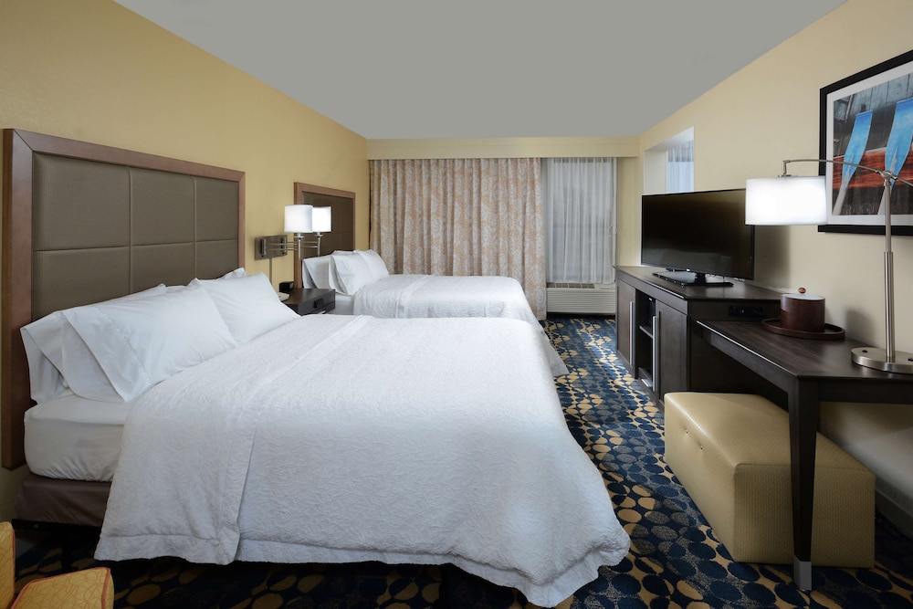 Hampton Inn Roxboro 17/47
