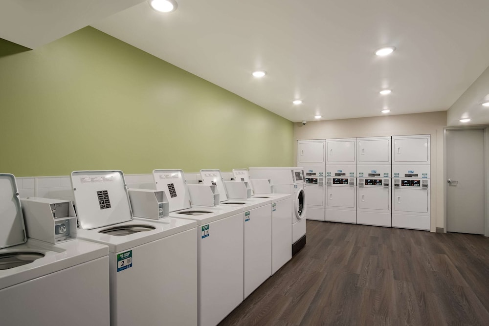 WoodSpring Suites Grand Rapids Kentwood 18/27