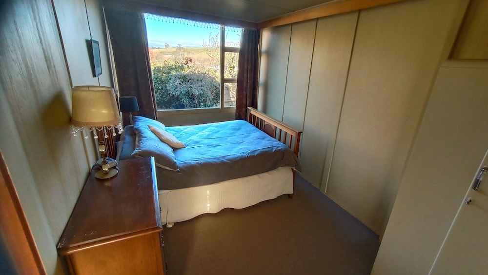 BLAKES MANOR DELORAINE 24/69