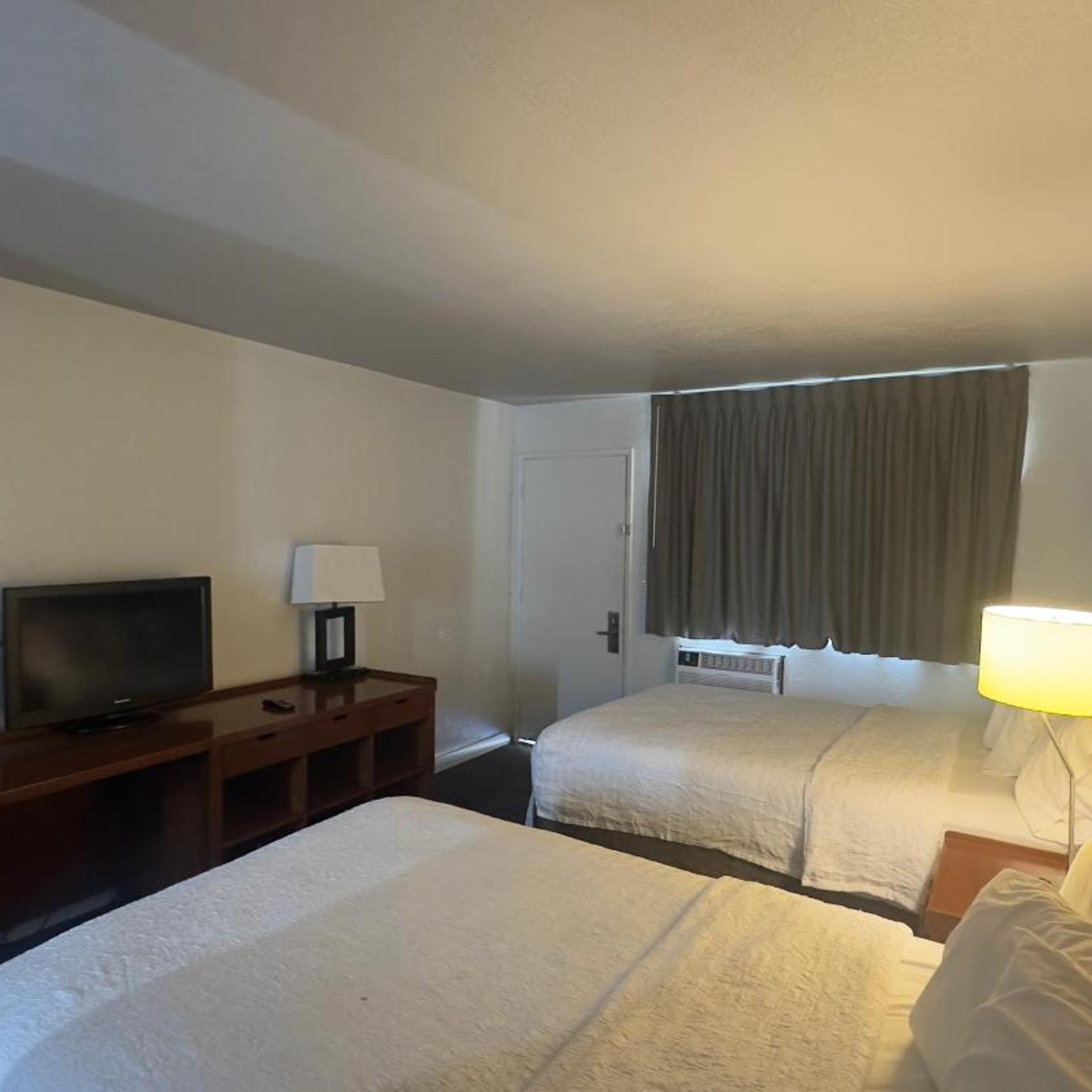 Super 8 by Wyndham San Jose Airport 11/32