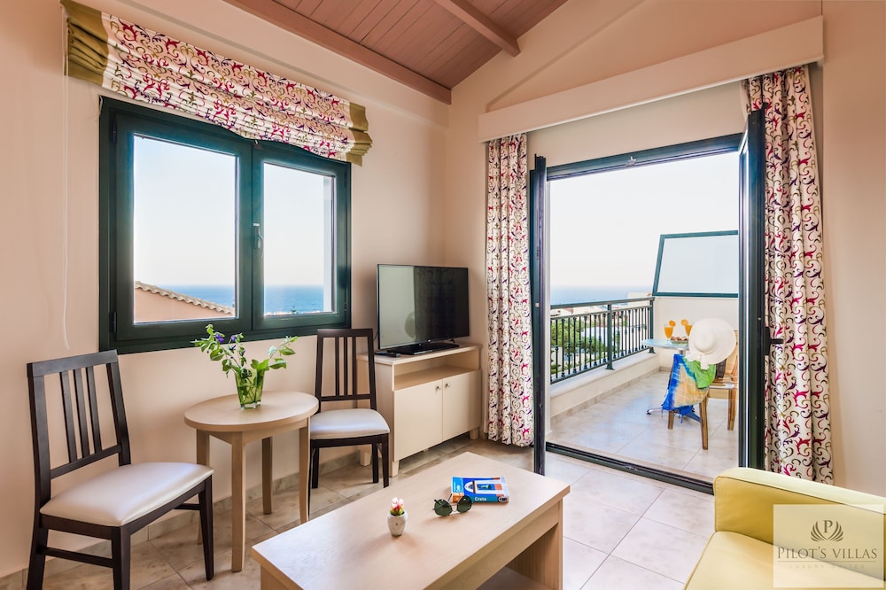 Pilots Villas Luxury Suites 18/48