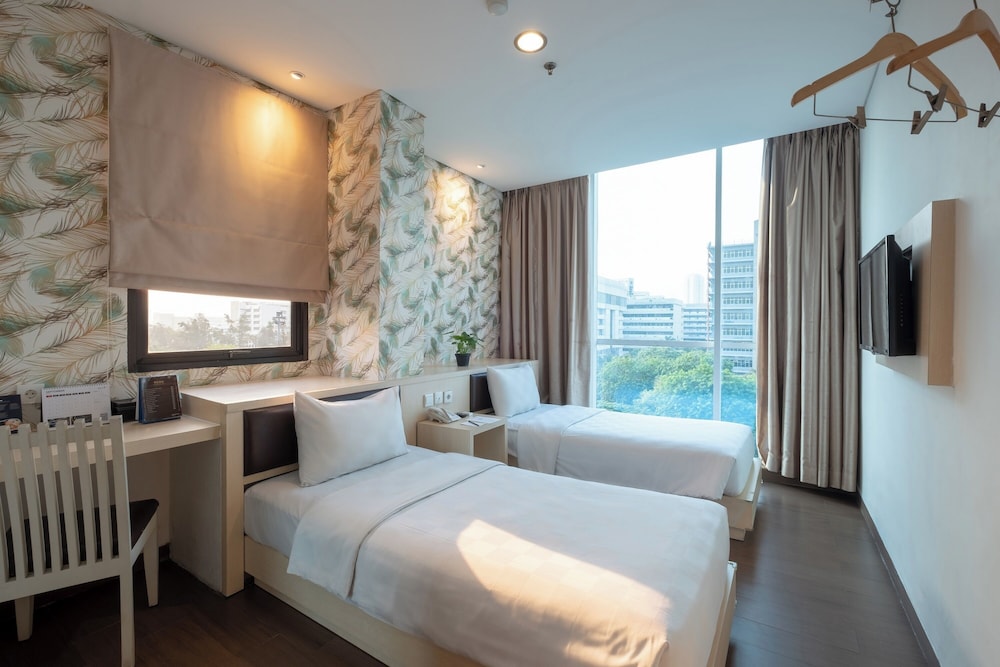Hotel 88 Grogol 23/55