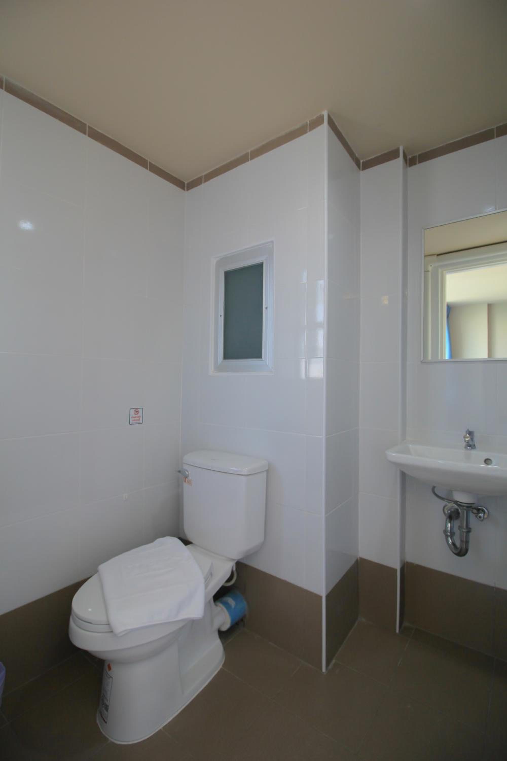The Sea Bangsaen Hotel 47/48