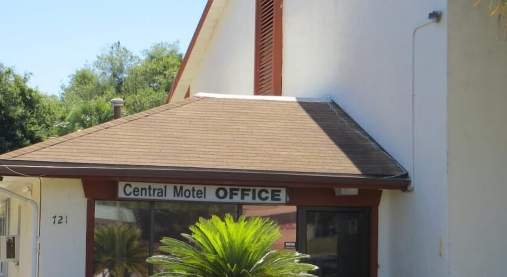 The Central Motel 5/55
