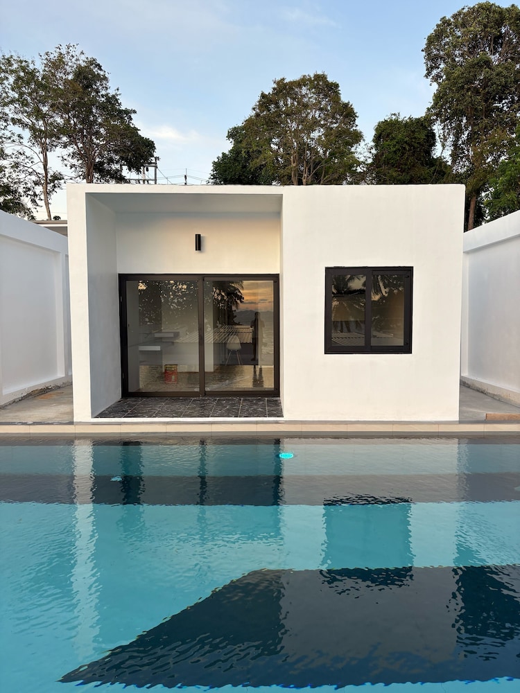 Pine Bungalow 7/64