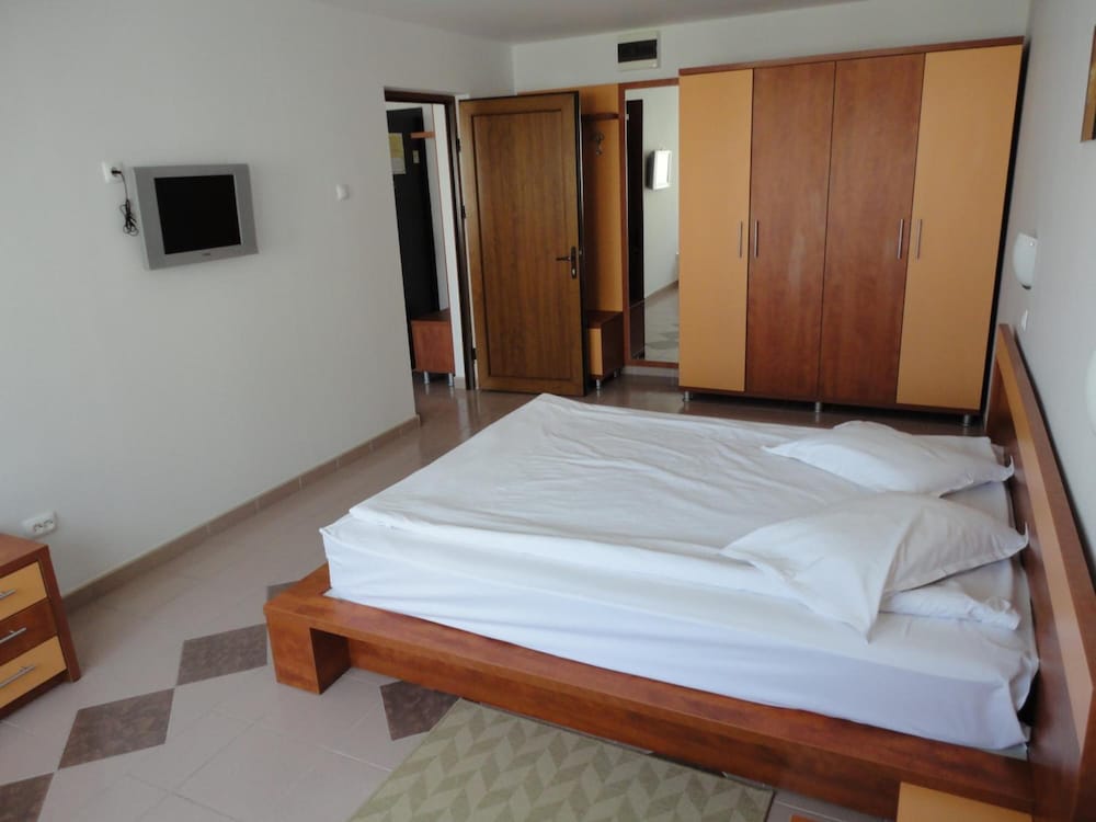 Arion Hotel 12/50