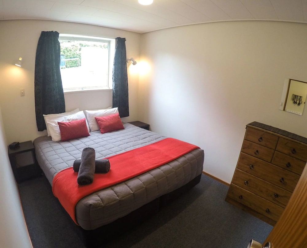 Mt Aspiring Holiday Park 9/46
