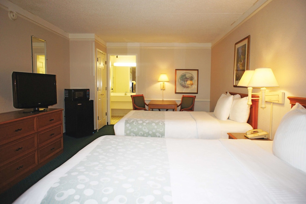 La Quinta Inn by Wyndham Tampa Bay Pinellas Park Clearwater 24/56