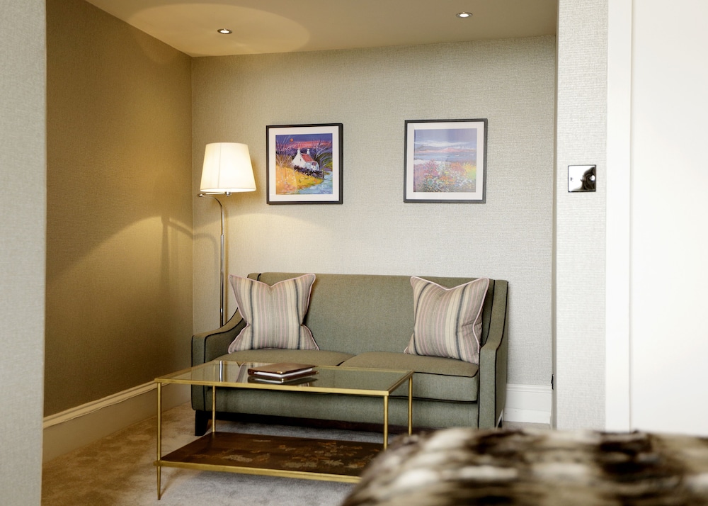 Nira Caledonia Hotel 55/69