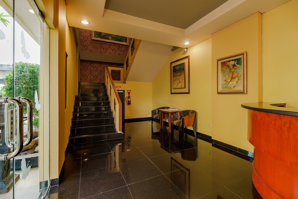 RedDoorz Plus near Dunia Fantasi Ancol 14/19