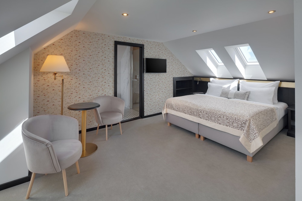 ROOM, ATTIC