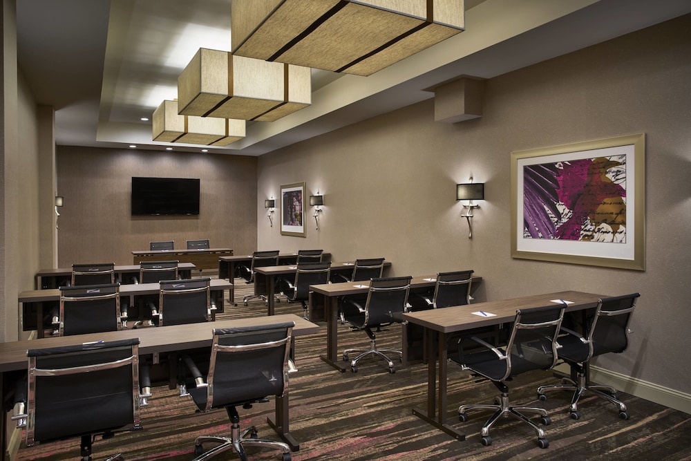 Sonesta Hotel Baltimore Inner Harbor 49/60