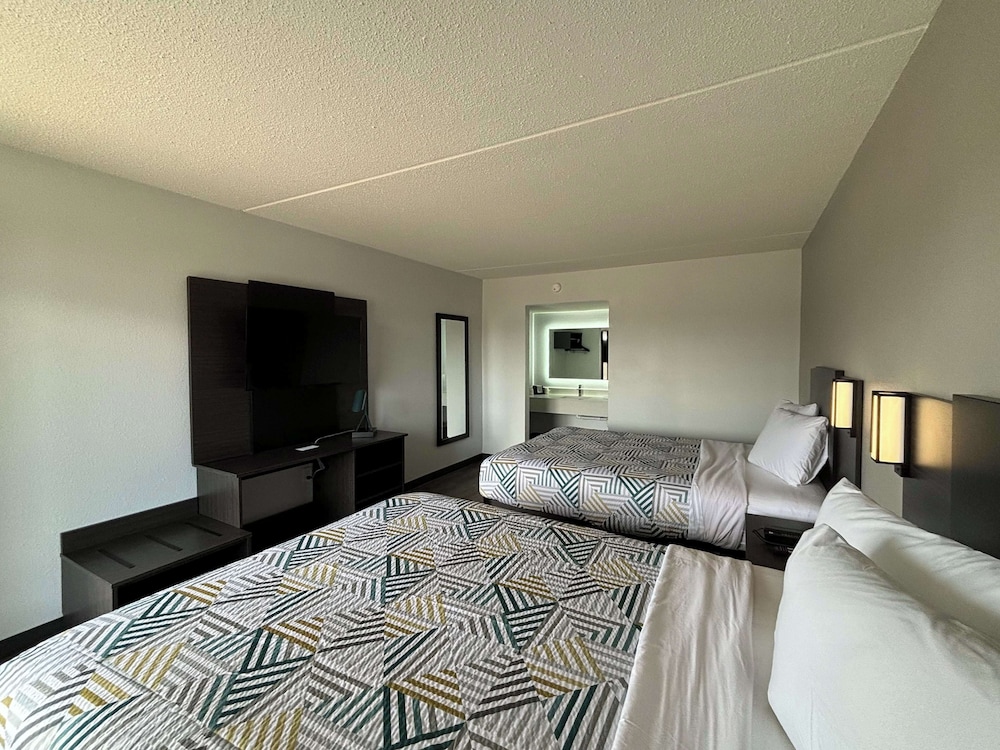 Motel6 Richmond, KY – EKU Campus Area 10/30