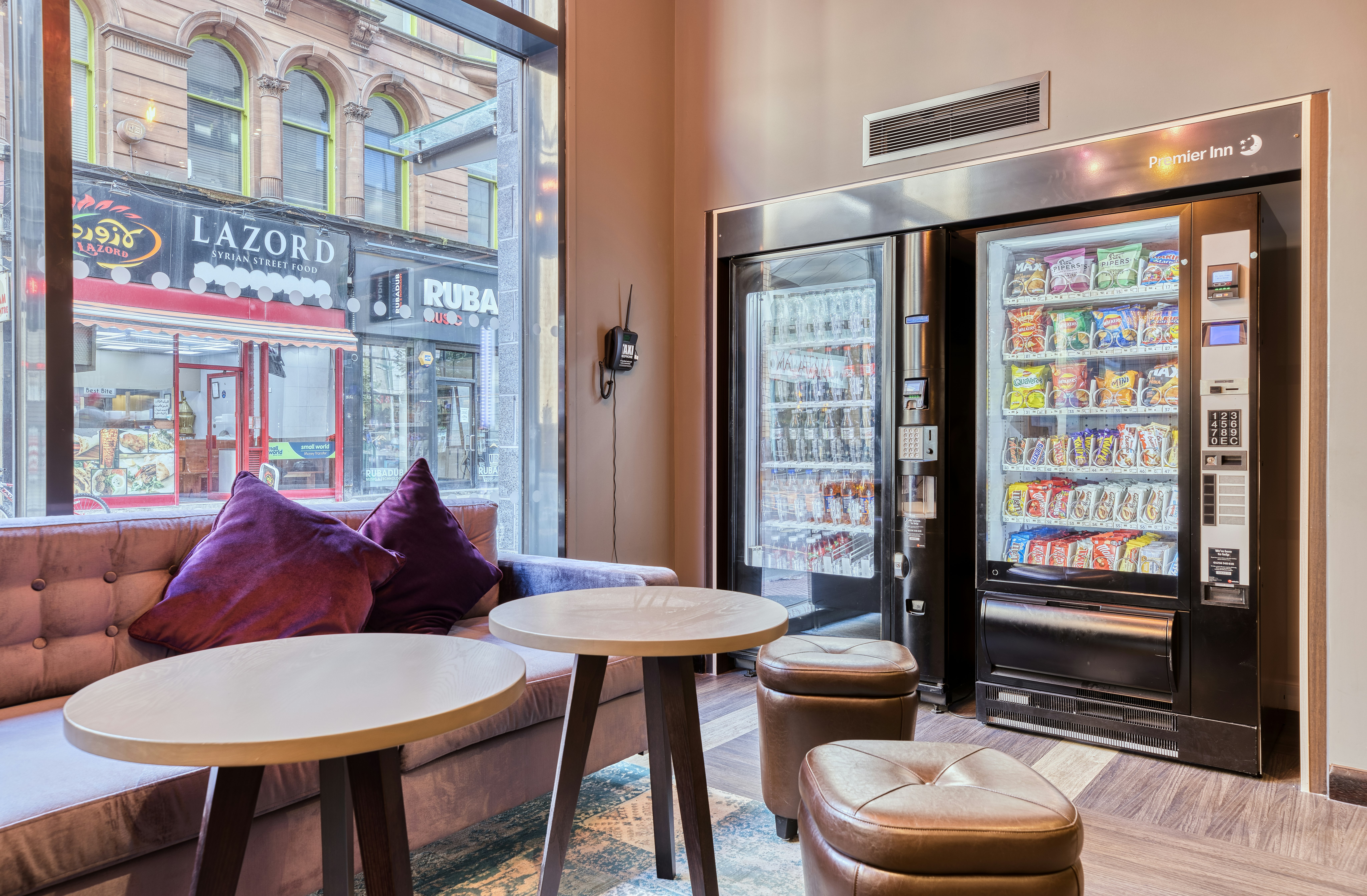 Premier Inn Glasgow City Centre (St. Enoch Square) hotel 19/26