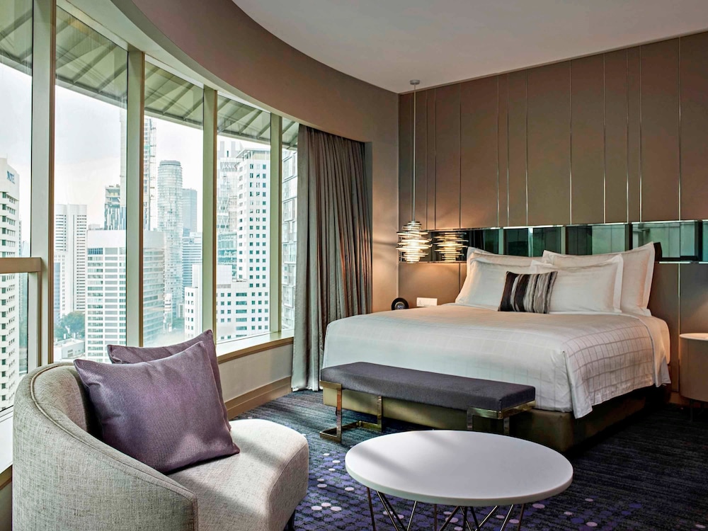 Pullman Kuala Lumpur City Centre Hotel and Residences 18/75