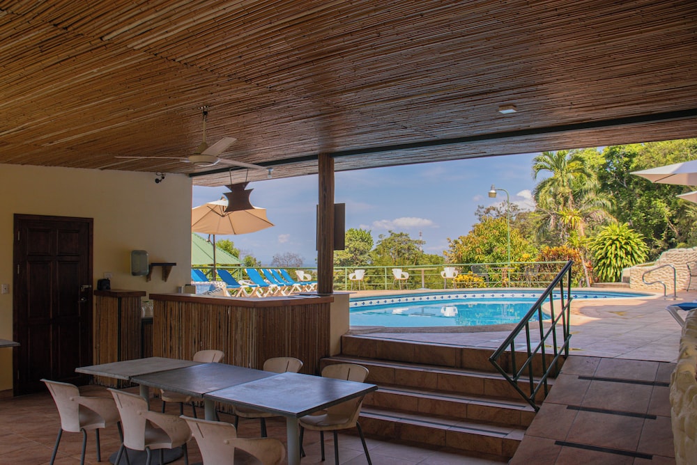 Tabulia Tree Hotel and Villas 65/77