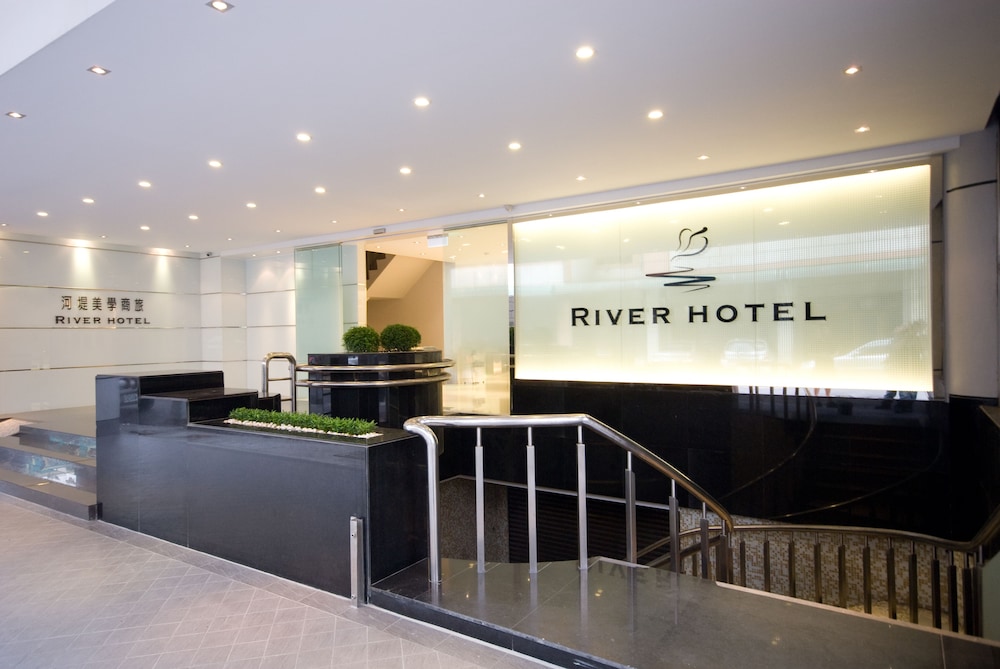 The Riverside Hotel Esthetics 11/60
