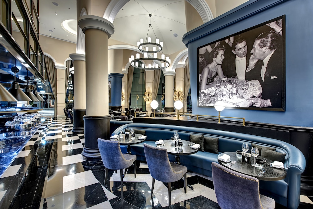 restaurant cafeteria