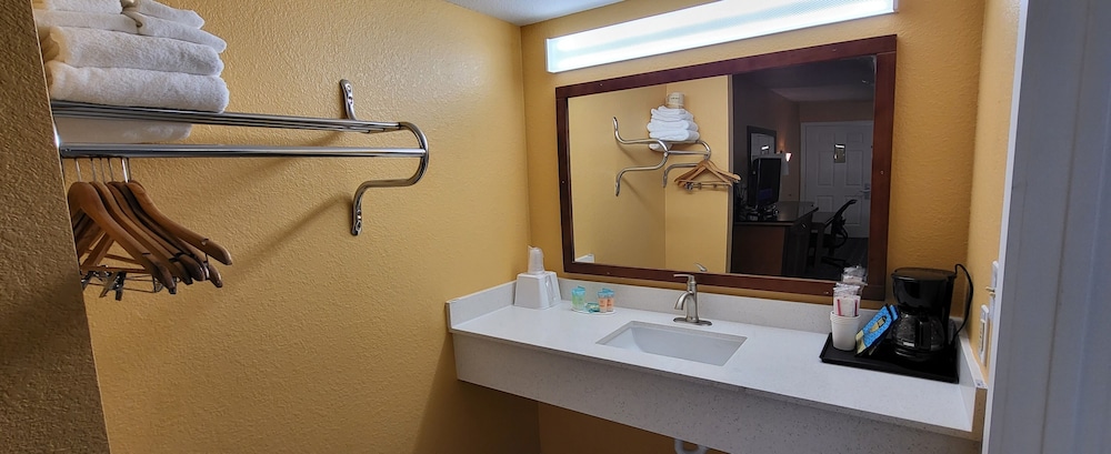 Olympic Inn And Suites Port Angeles 21/59