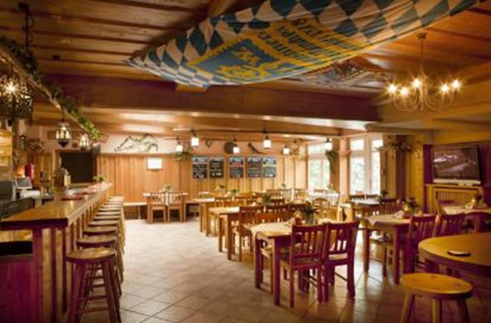 Euro Youth Hotel & Krone 46/66