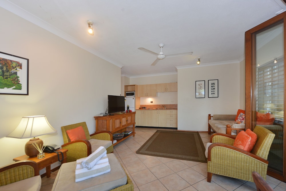 Seascape Holidays- Hibiscus Apartment 15/32