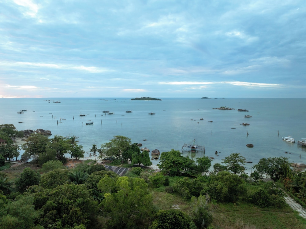 Swiss Belresort Belitung 69/73