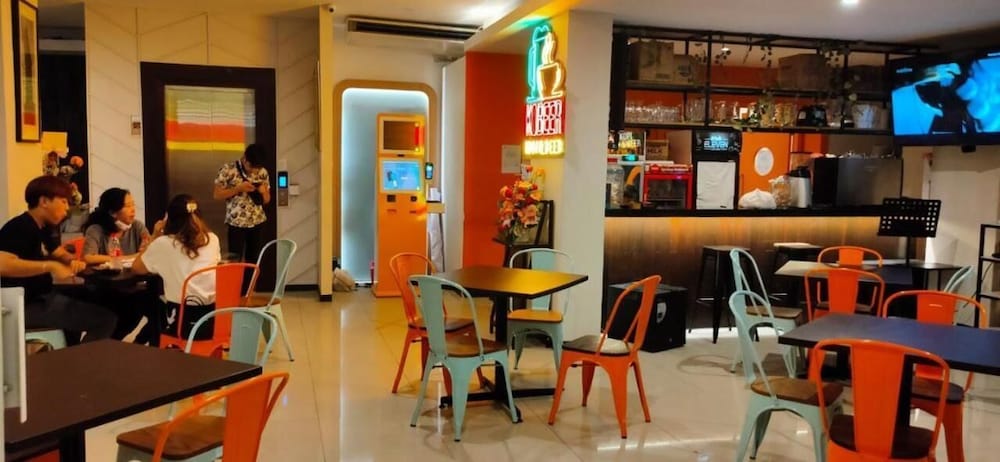 Tab Capsule Hotel - Kayoon Surabaya 20/28