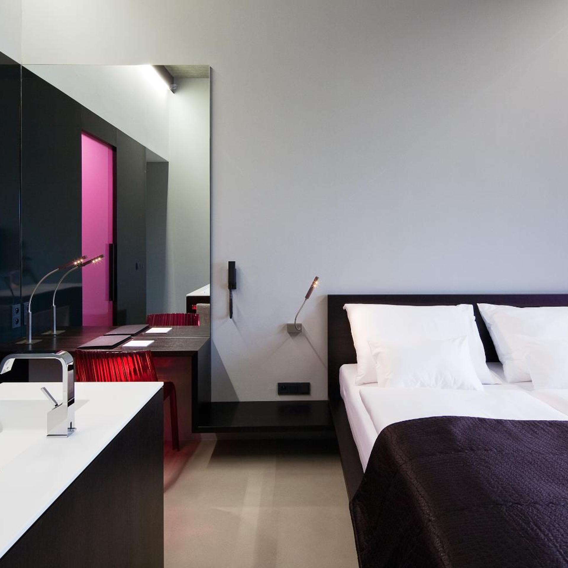 Deluxe, King Bed, Queen Bed