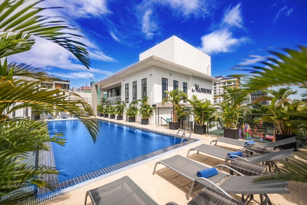 Mansion 51 Hotel & Apartment 61/67