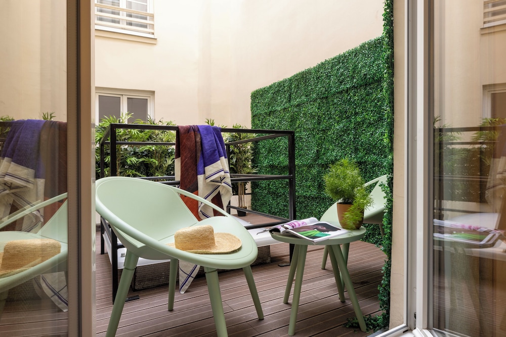 Yuna Saint-Honore - Serviced Apartments 40/50