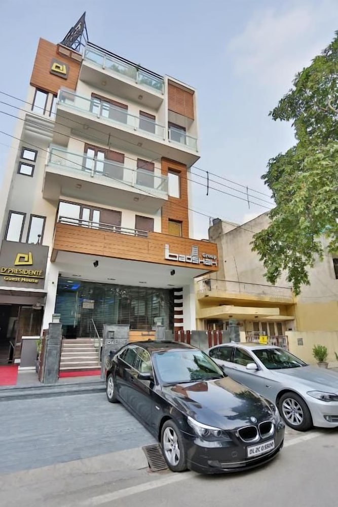 Hotel D'presidente 34/37