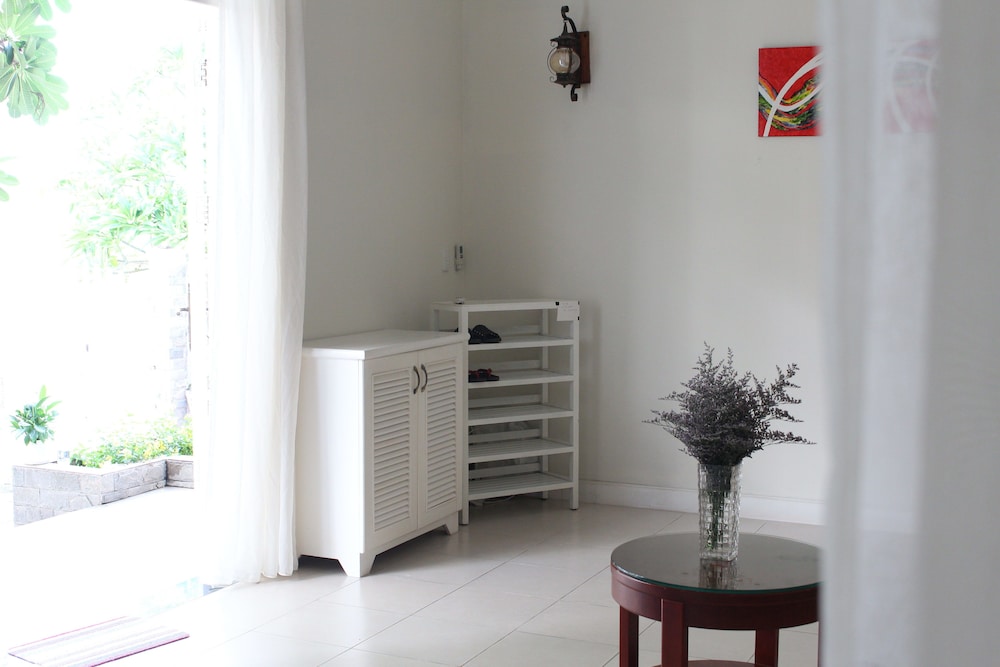 Des Ami Villa 24/34