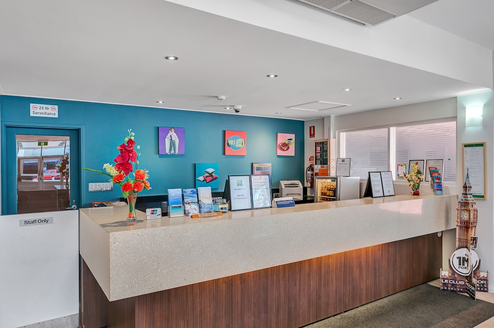 Mercure Cairns 6/64