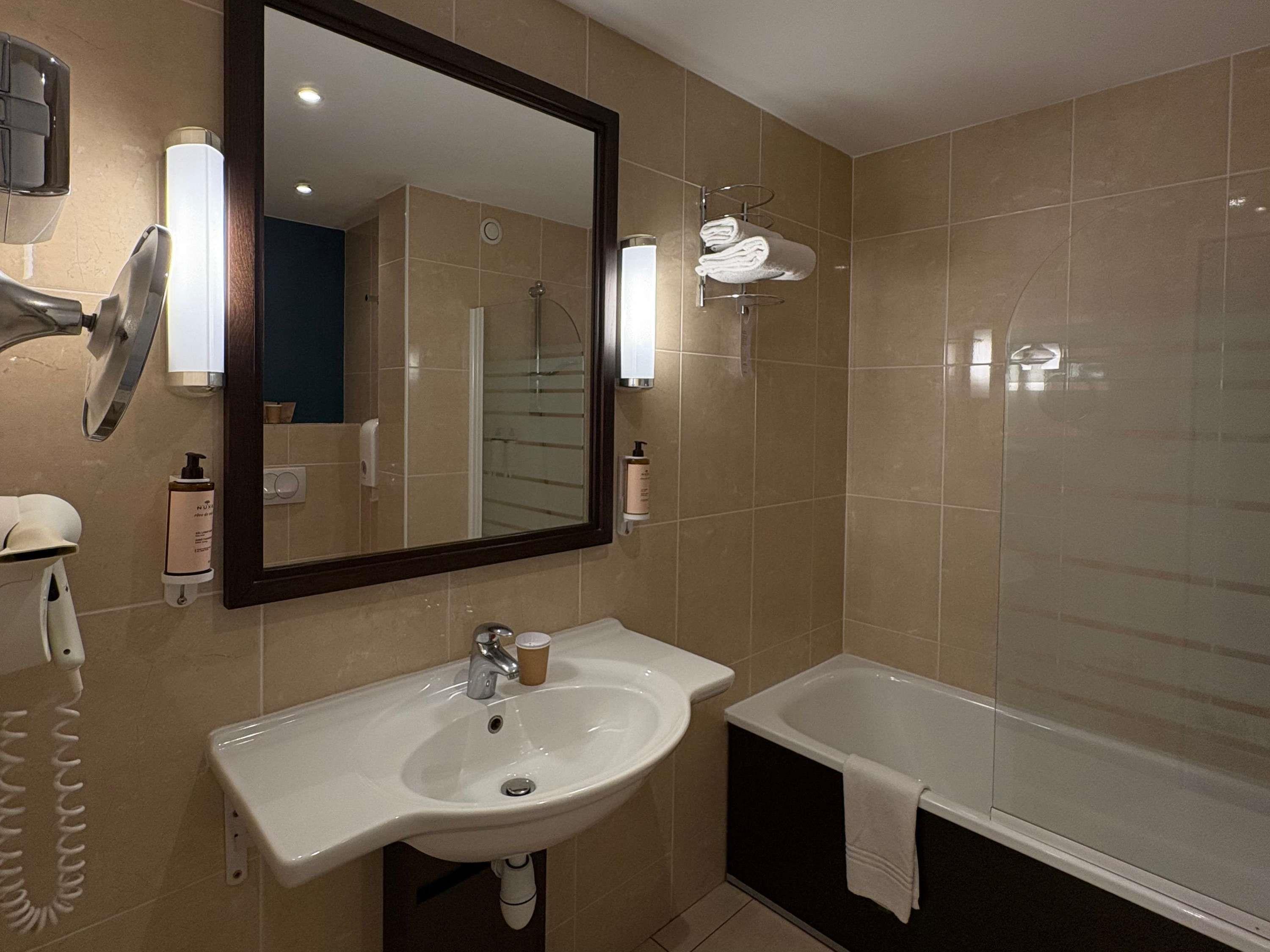 غرفة بريفيليج بسرير مزدوج، Mercure Angers Centre Gare Hotel 4/4