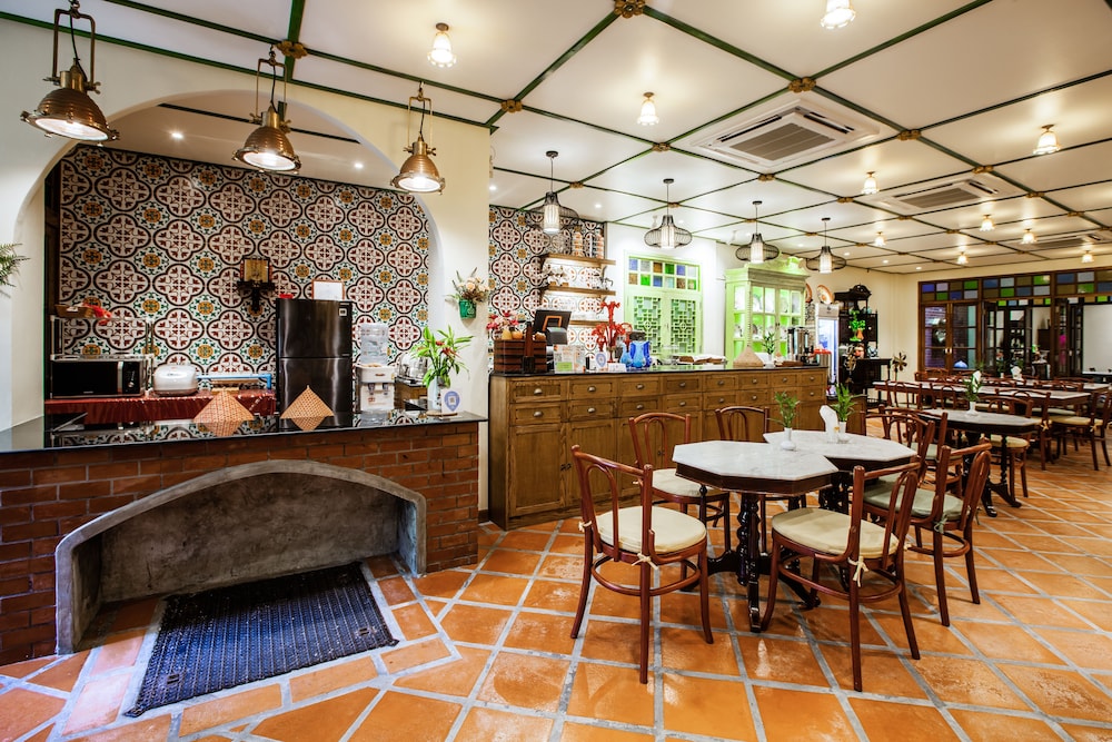 WOO Gallery & Boutique hotel 37/42