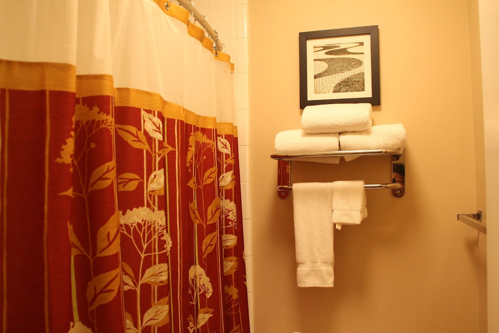 Crystal Cove Riverfront Resort 9/42
