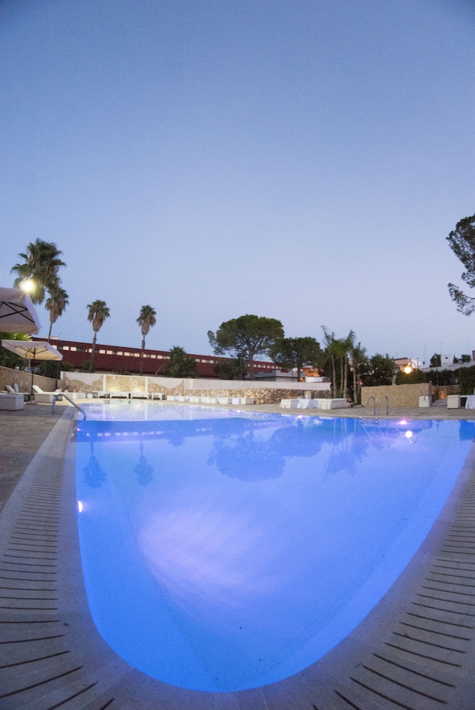 Villa Donna Lisa Wine Hotel 48/78