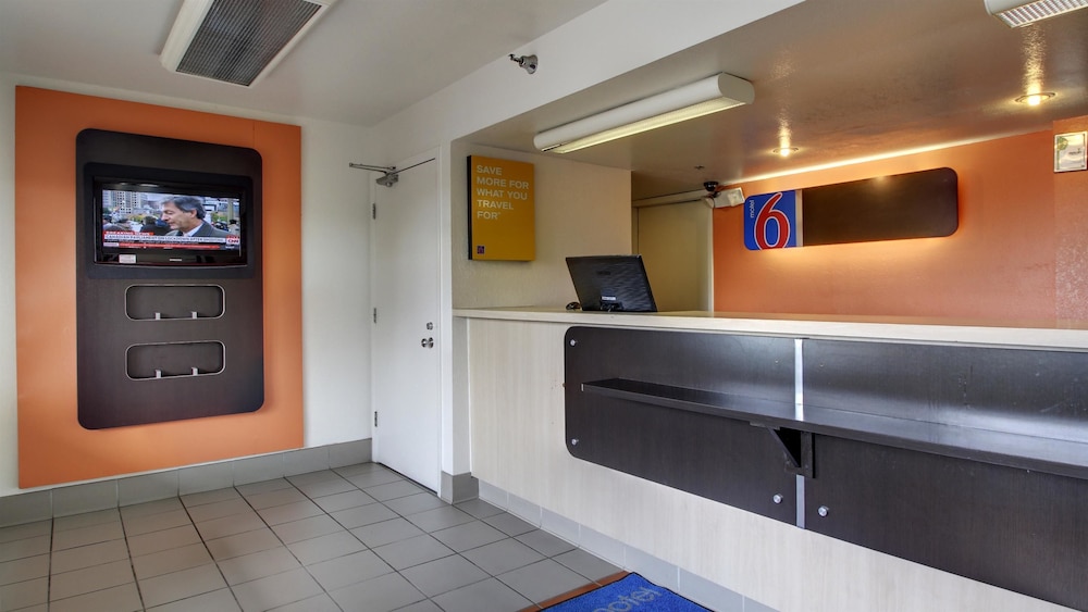 Motel6 Des Moines, IA - North 14/61